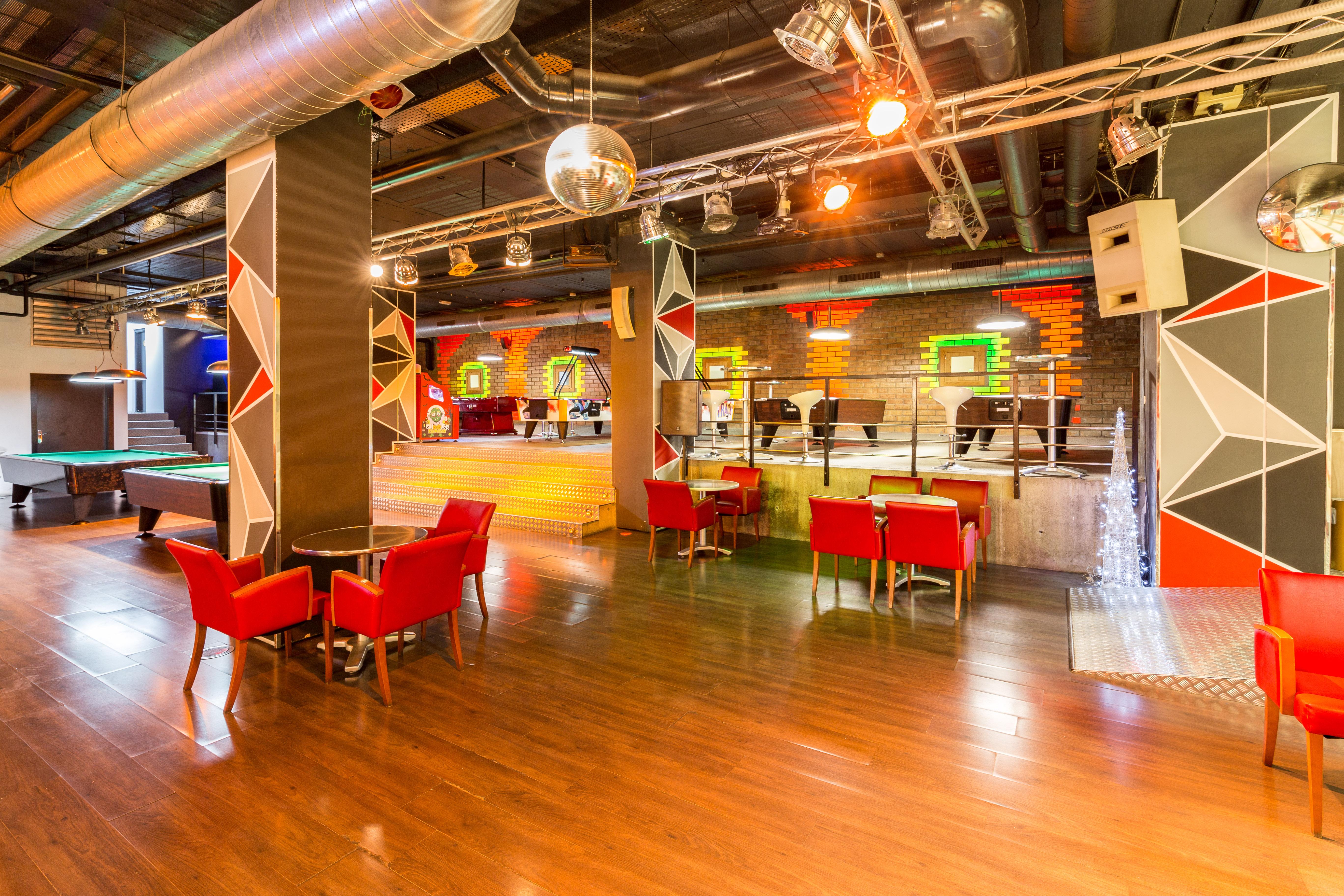 Hotel Princesa Parc Excellence Arinsal Exterior photo The interior of the nightclub