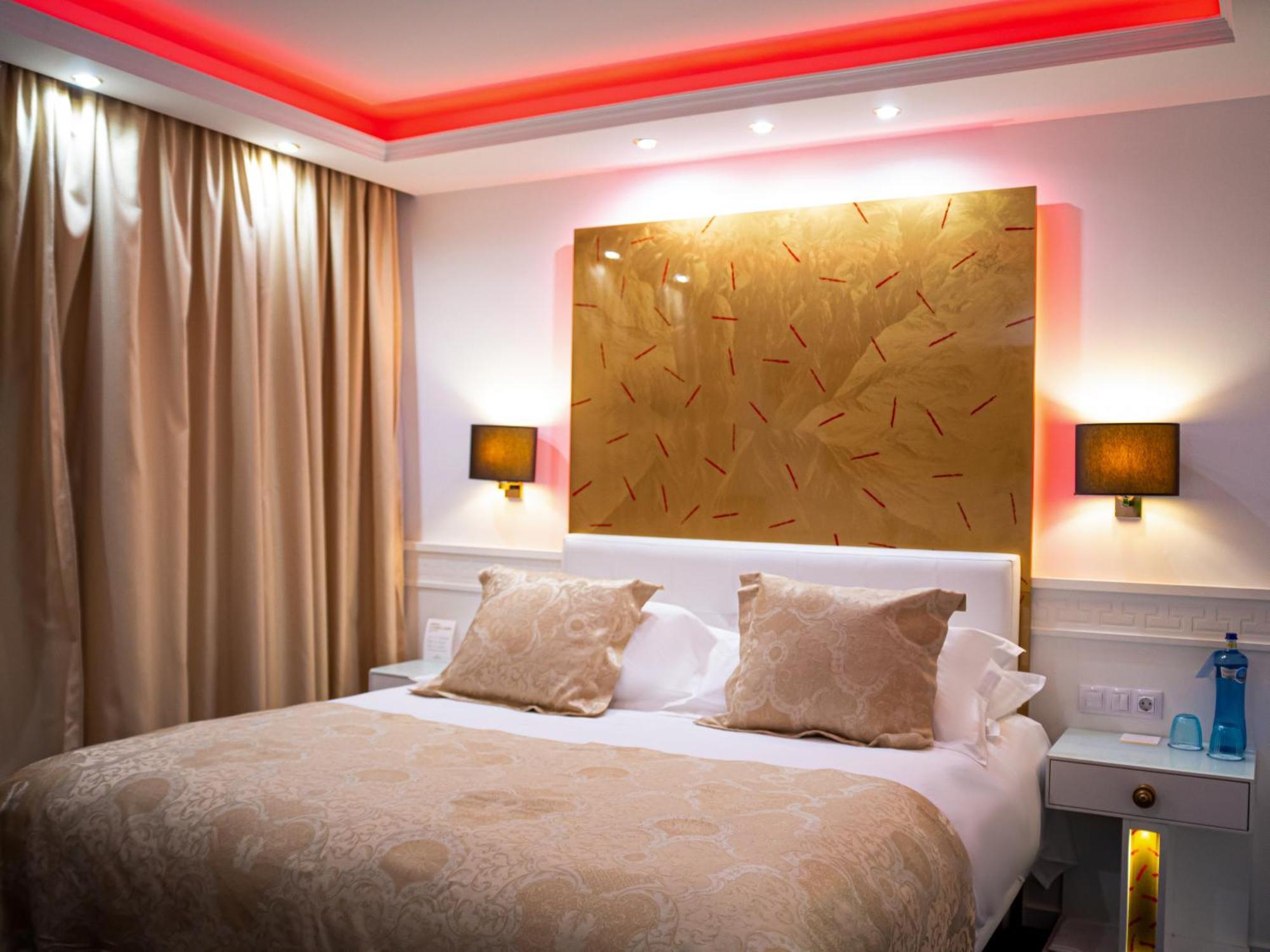 Hotel Princesa Parc Excellence Arinsal Exterior photo A room at the hotel