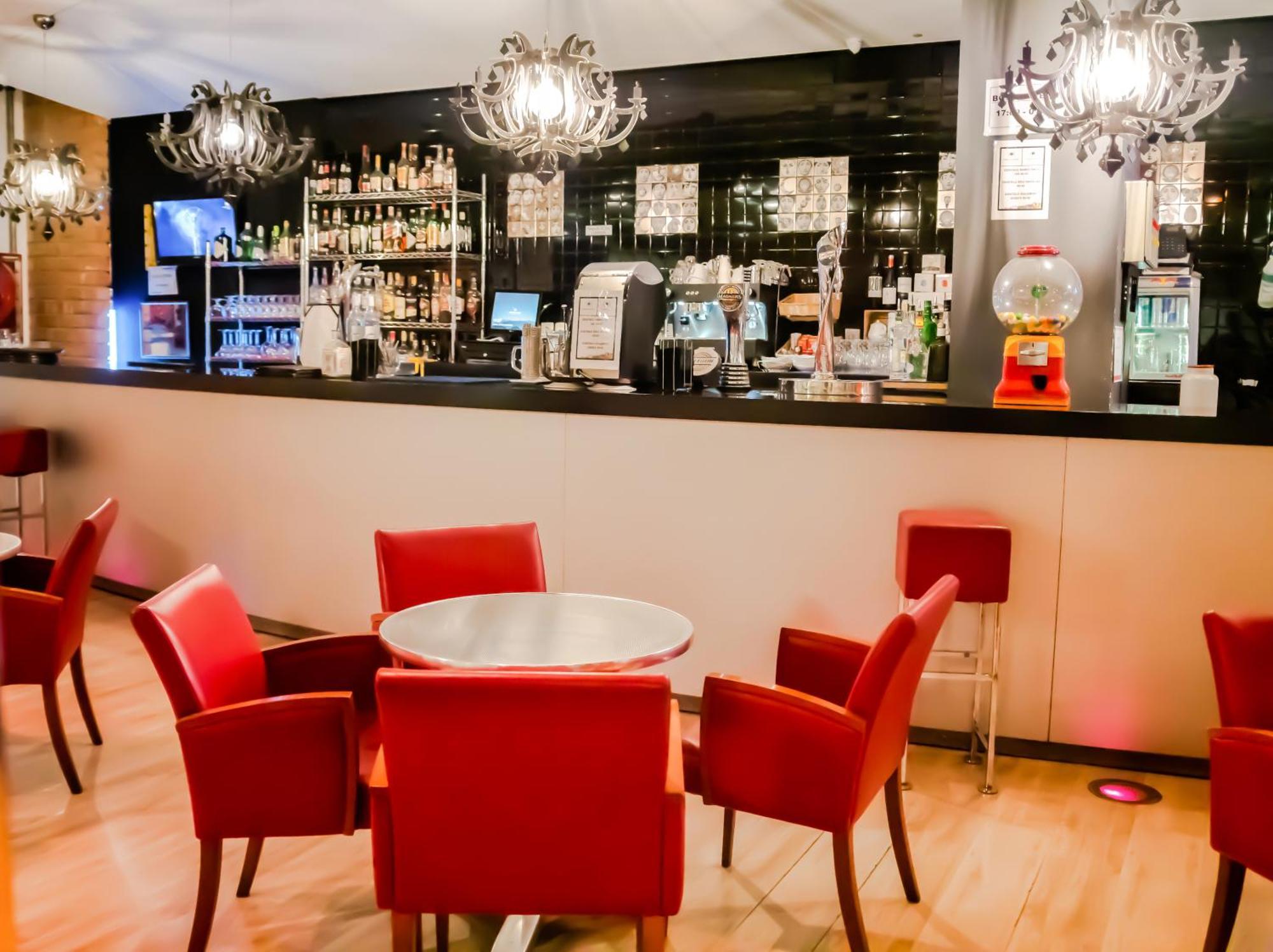 Hotel Princesa Parc Excellence Arinsal Exterior photo The lounge at the airport