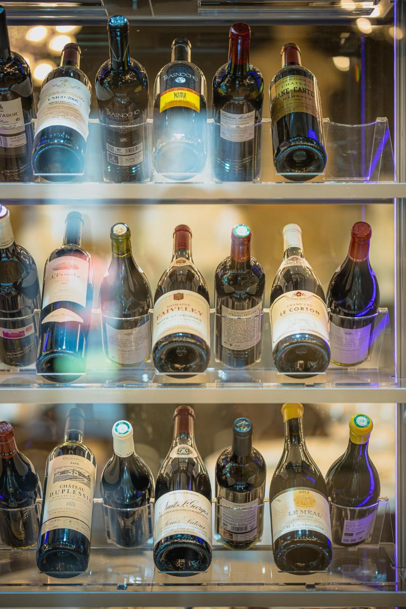 Hotel Princesa Parc Excellence Arinsal Exterior photo Wine bottles in a wine cooler